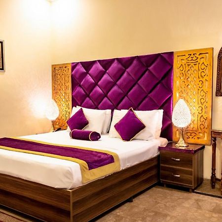Rose Palace Hotel Lahore Bagian luar foto
