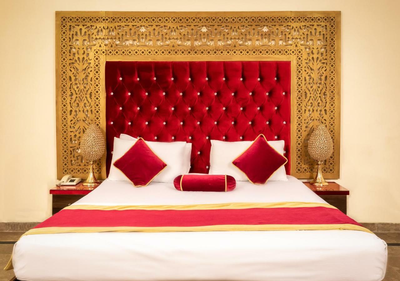 Rose Palace Hotel Lahore Bagian luar foto
